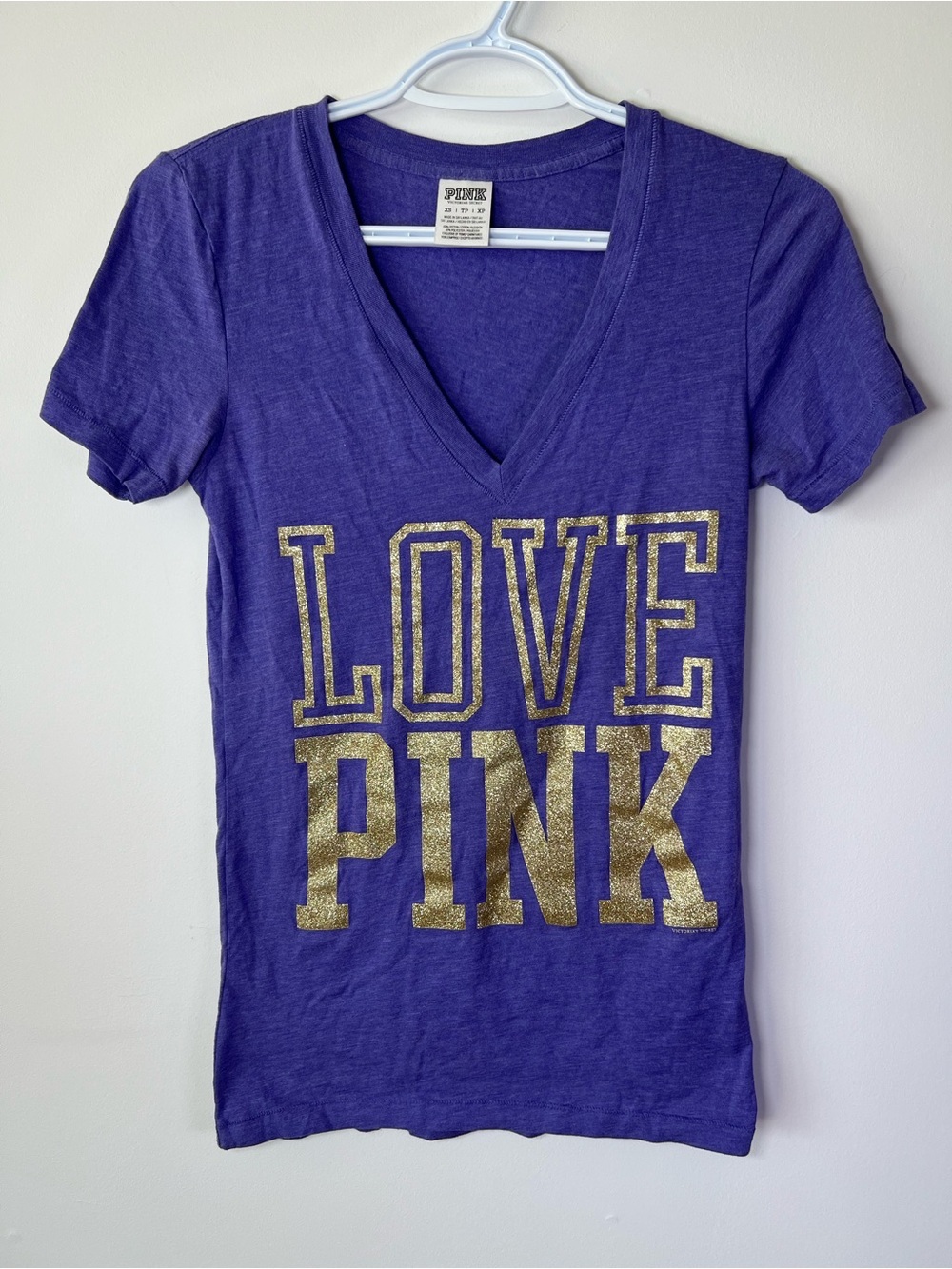 Y2K Victoria’s Secret PINK Women’s XS Purple V-Neck Tee Gold Glitter "LOVE PINK"